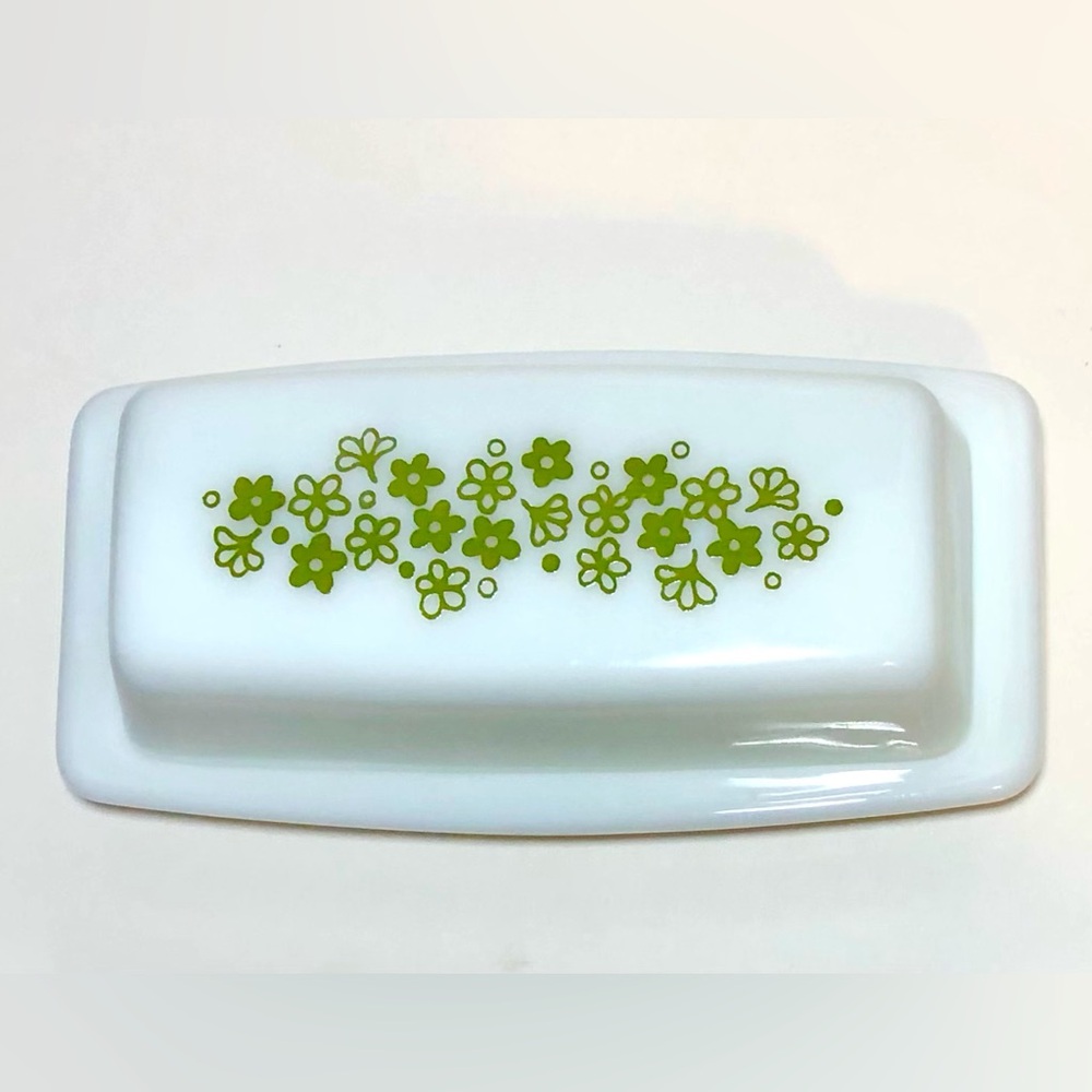 🌹🍃Vintage 70’s PYREX White Milk Glass Butter Dish w/ Spring Blossom Pattern - Picture 4 of 8